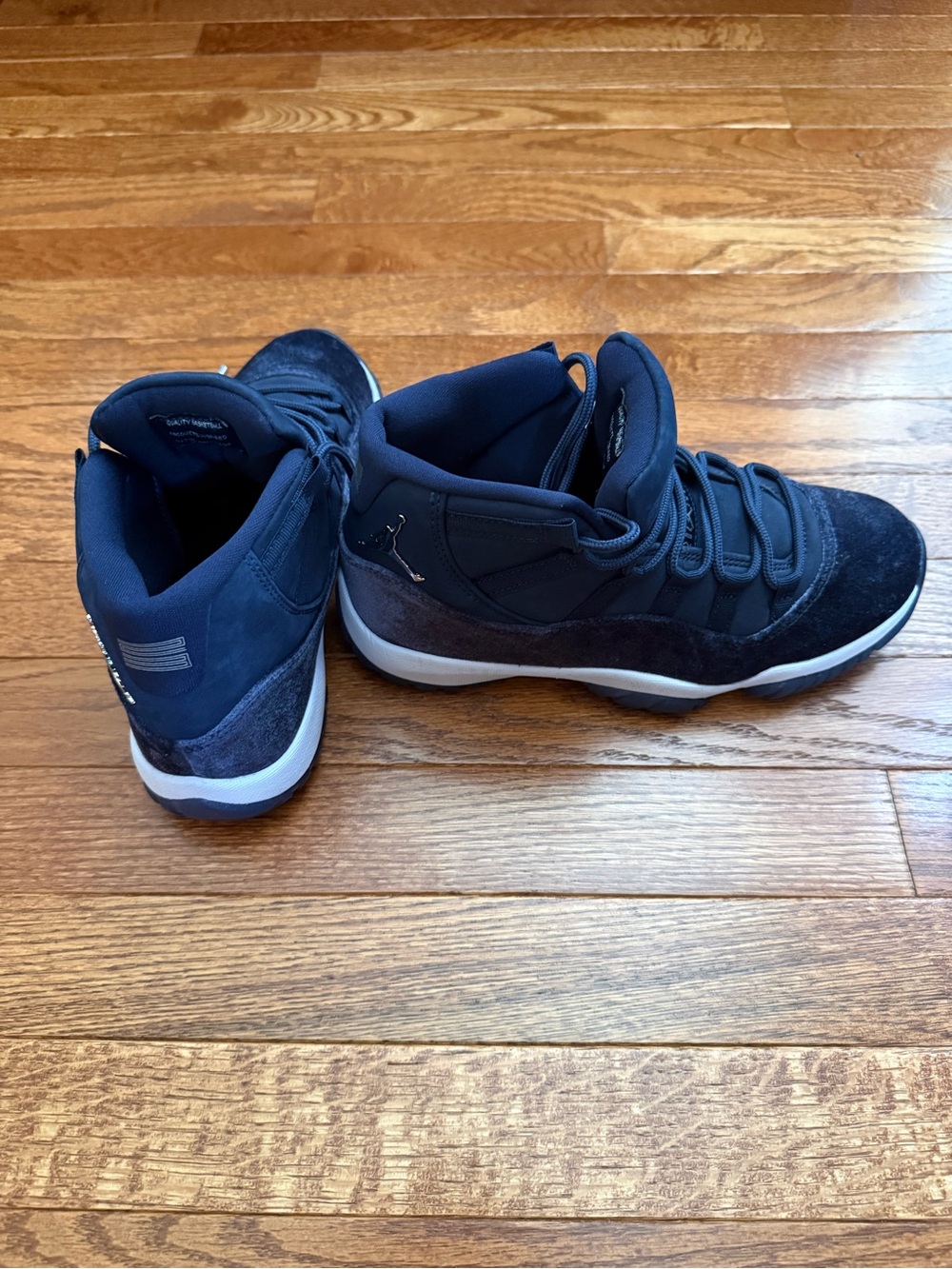 Jordans- Navy Retro Basketball Shoes